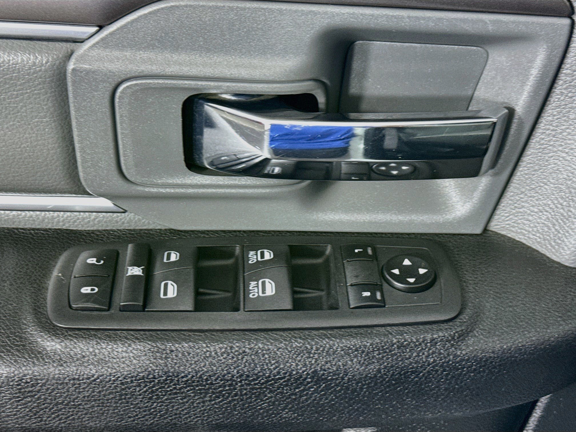 Used 2023 RAM 1500 Classic SLT w/ Electronics Group AWD/4WD image 23