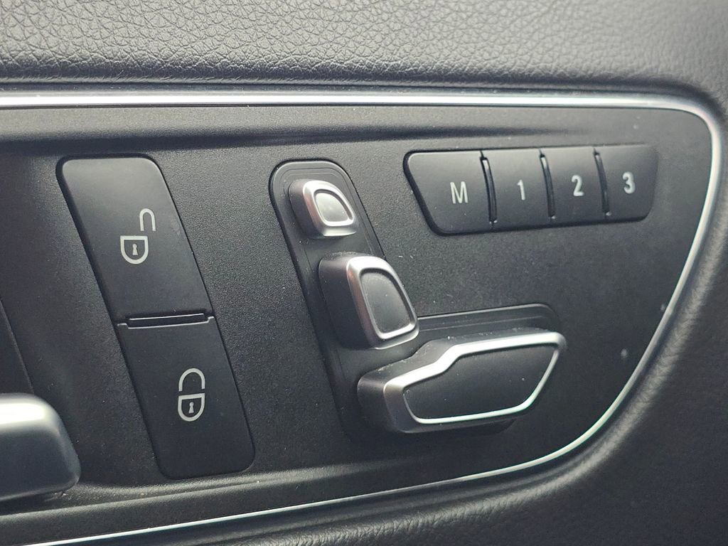 Certified 2020 Mercedes-Benz GLA 250 4MATIC image 27