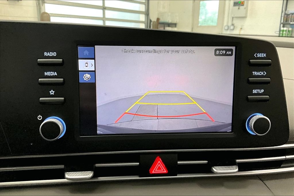 Certified 2024 Hyundai Elantra SE FWD image 23