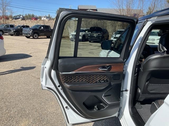 Used 2024 Jeep Grand Cherokee Summit w/ Adv Protech Group IV AWD/4WD image 39