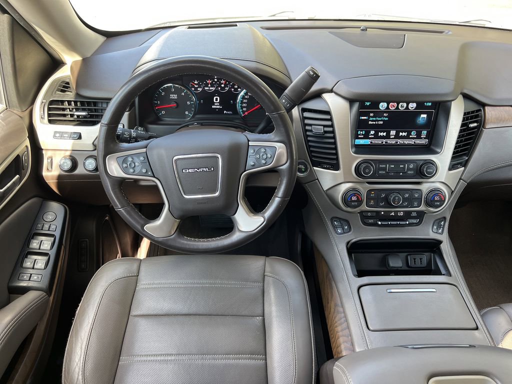 Used 2020 GMC Yukon Denali w/ Denali Premium Package image 19