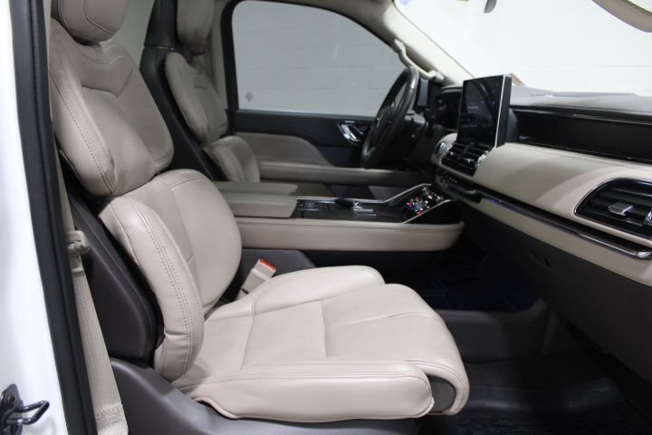 Used 2022 Lincoln Navigator L Reserve AWD/4WD image 31