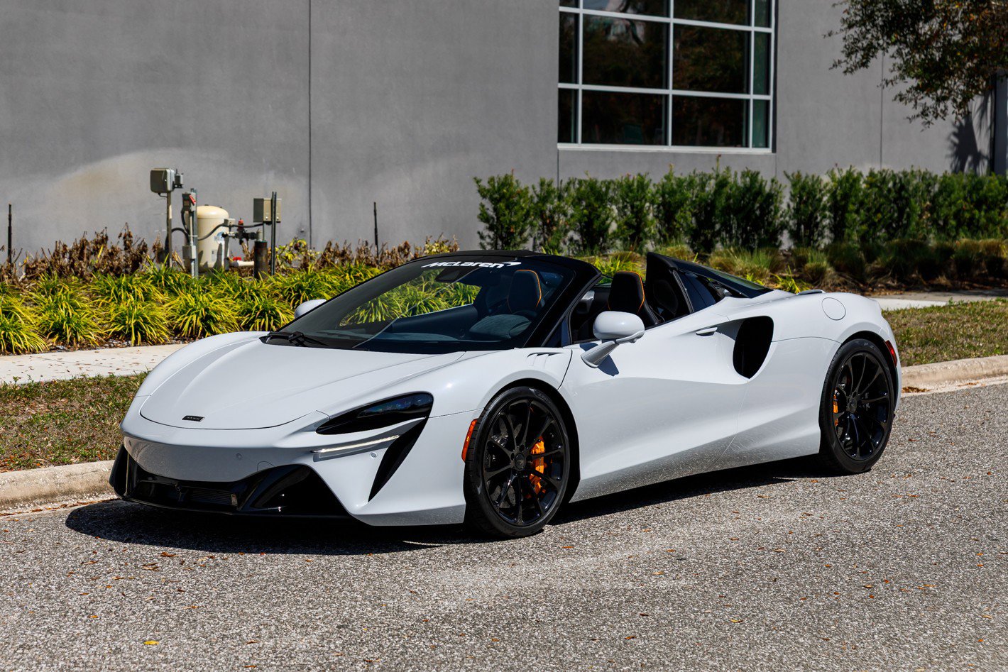 New 2025 McLaren Artura Spider image 17