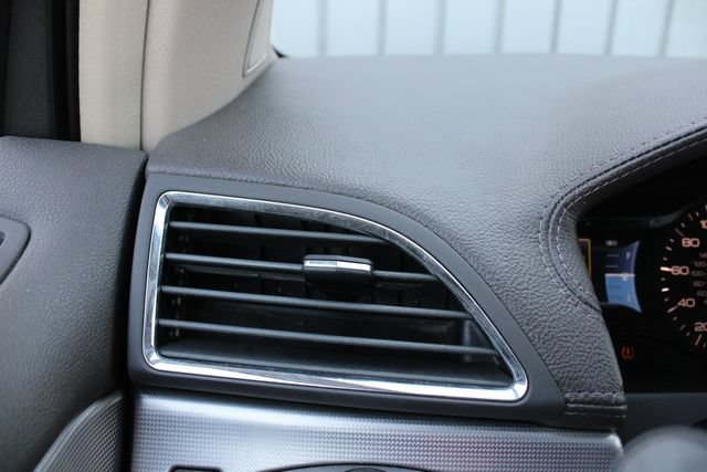 Used 2012 Lincoln MKX AWD image 9
