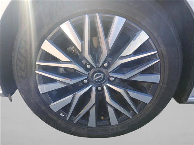 Used 2025 Nissan Altima 2.5 SV FWD image 26
