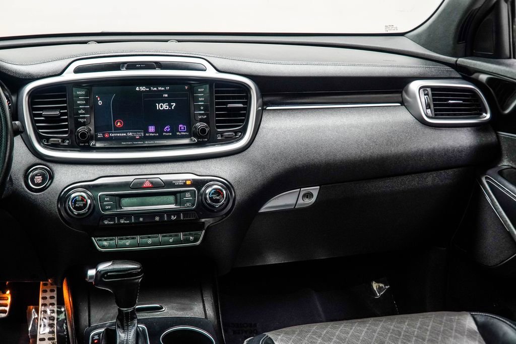 Used 2019 Kia Sorento SX image 17