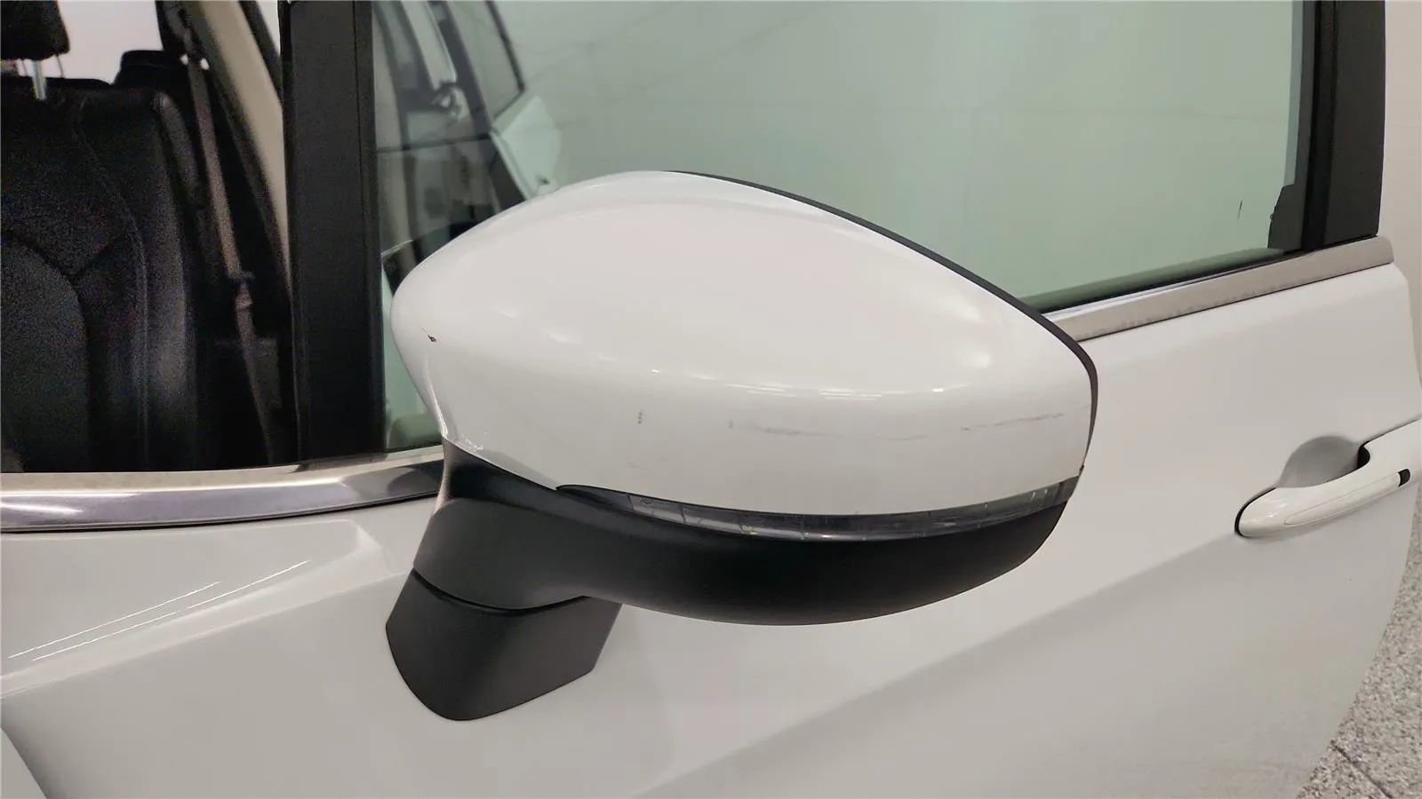 Used 2023 Chrysler Pacifica Touring-L FWD image 18