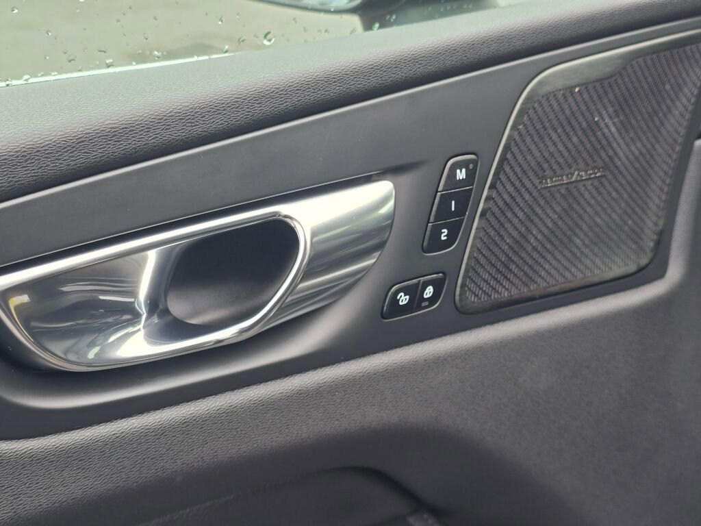 Used 2020 Volvo XC60 T5 Inscription w/ Protection Package Premier image 16