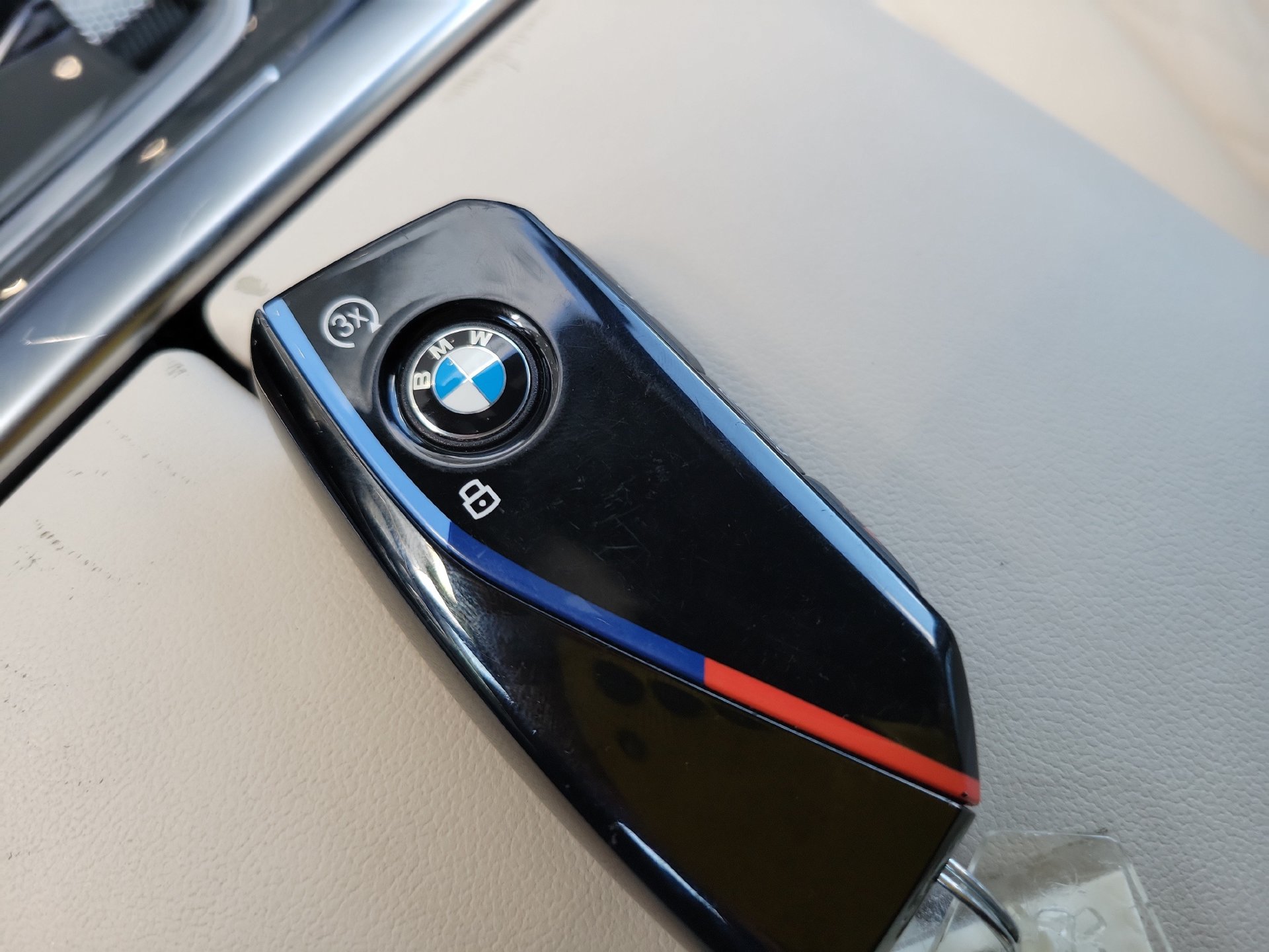 Used 2025 BMW X7 M60i AWD/4WD image 45