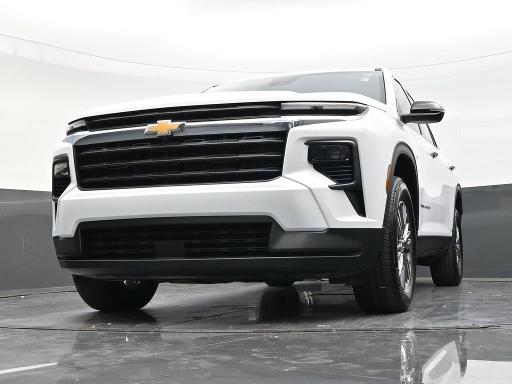 Used 2024 Chevrolet Traverse LS FWD image 28