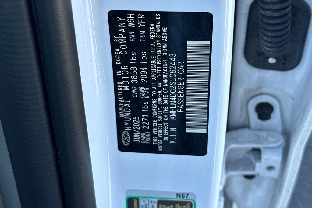 New 2025 Hyundai Elantra Sport image 23