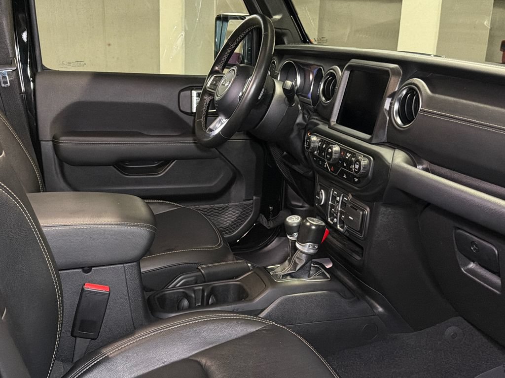 Used 2023 Jeep Wrangler Unlimited Sahara w/ Cold Weather Group AWD/4WD image 12