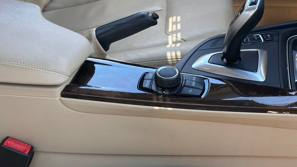 Used 2013 BMW 328i xDrive Sedan AWD/4WD image 6
