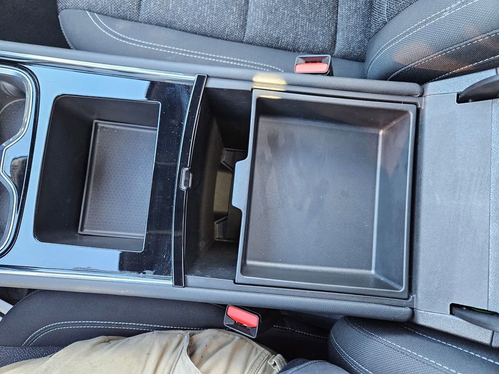 Used 2025 Chevrolet Traverse LT w/ Sun and Wheel Package image 18