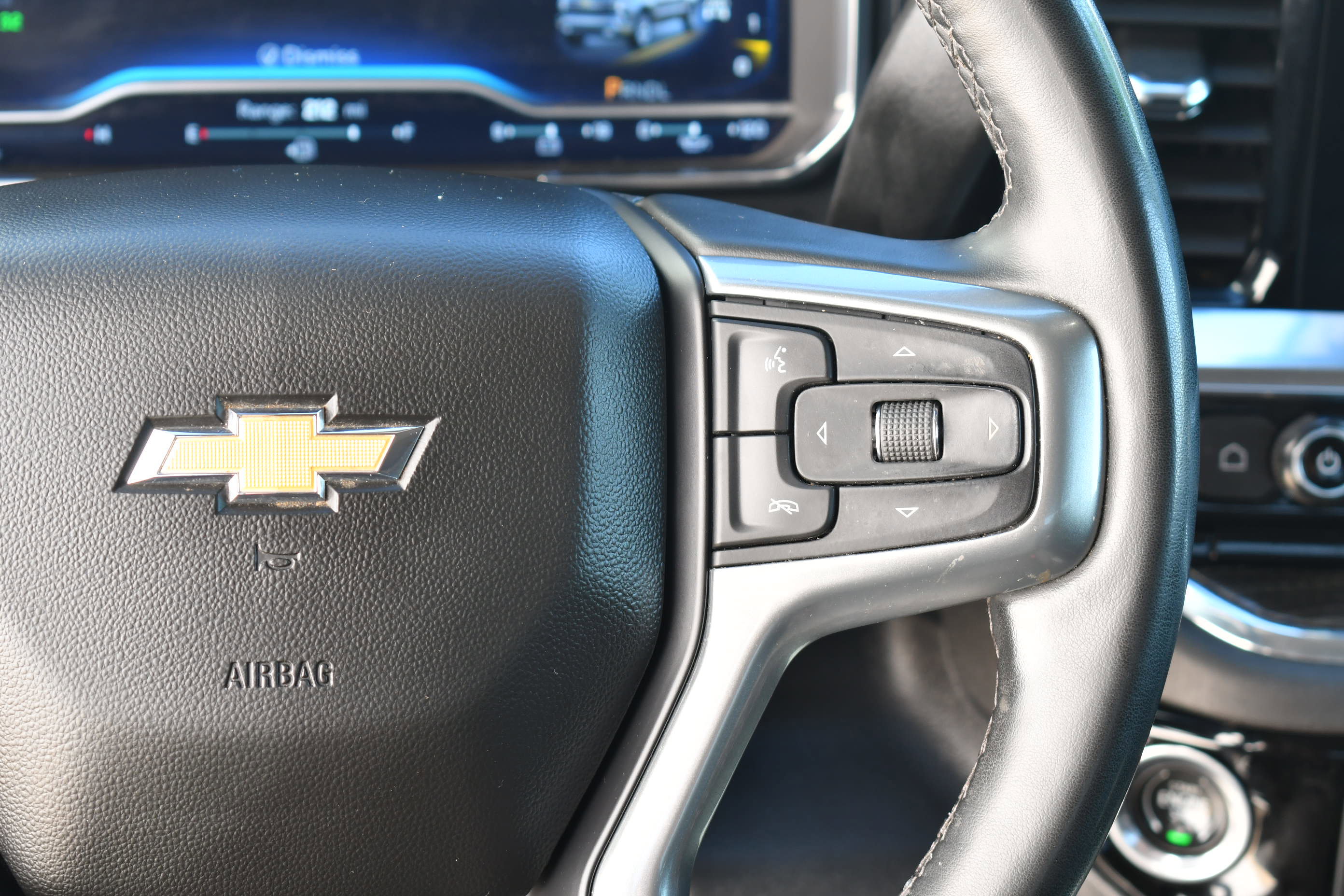 Used 2023 Chevrolet Silverado 1500 LT w/ Z71 Off-Road Package image 19