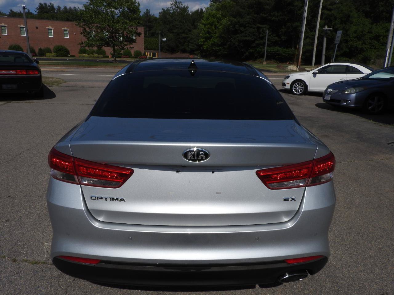 Used 2018 Kia Optima EX w/ Premium Package FWD image 5