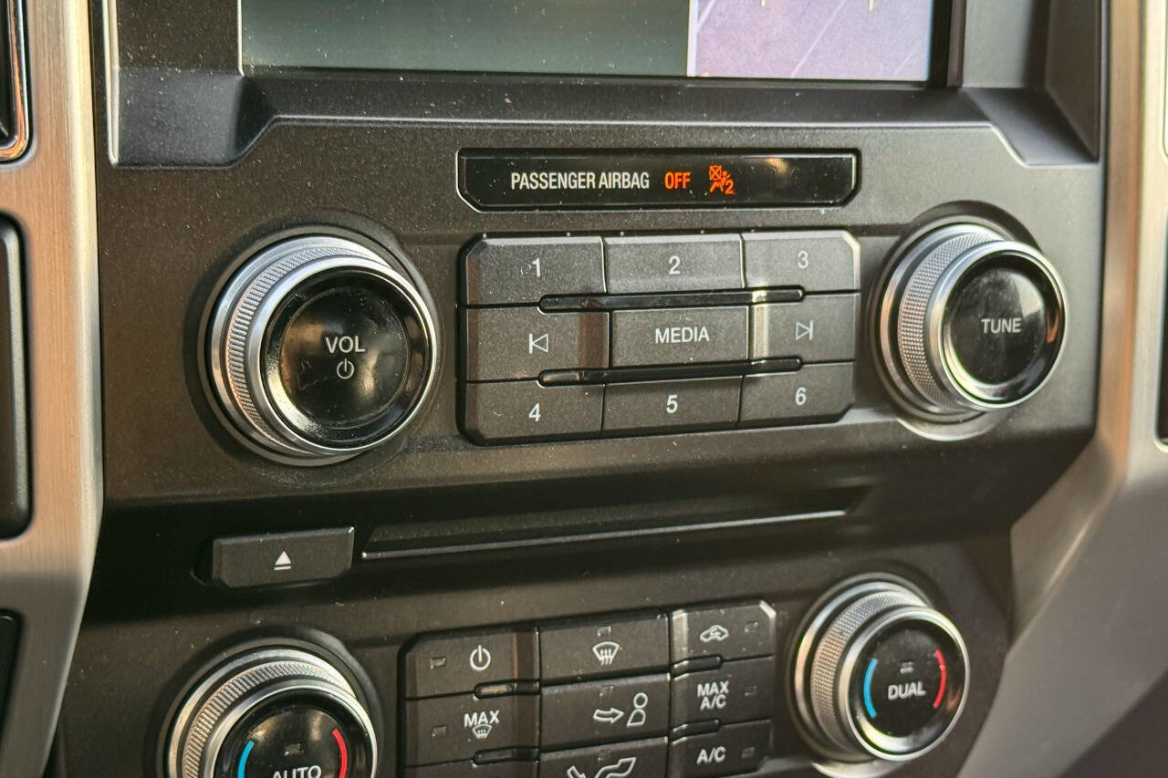 Used 2018 Ford F150 Platinum w/ Equipment Group 701A Luxury image 29