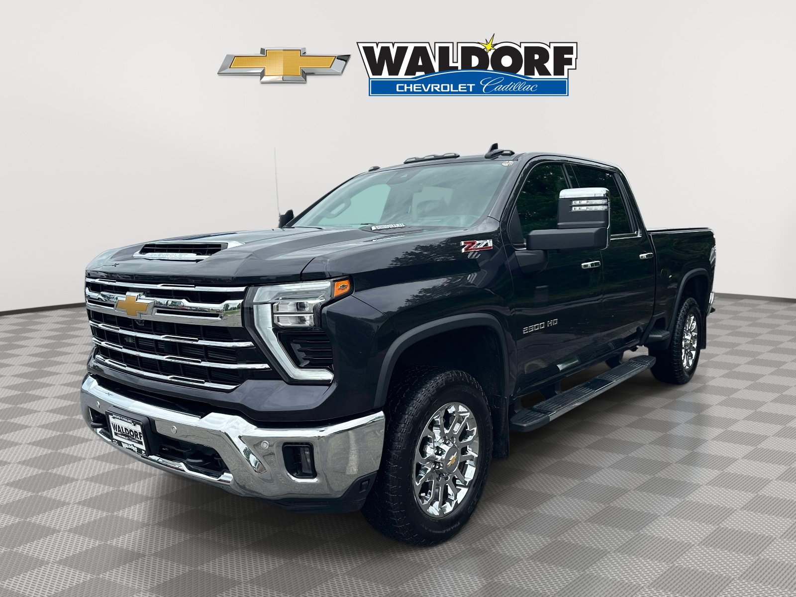 Used 2024 Chevrolet Silverado 2500 LTZ w/ LTZ Premium Package AWD/4WD image 3