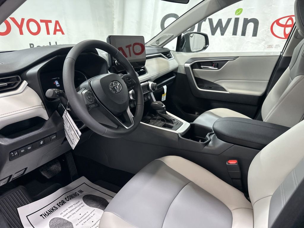 Used 2025 Toyota RAV4 XLE Premium image 20