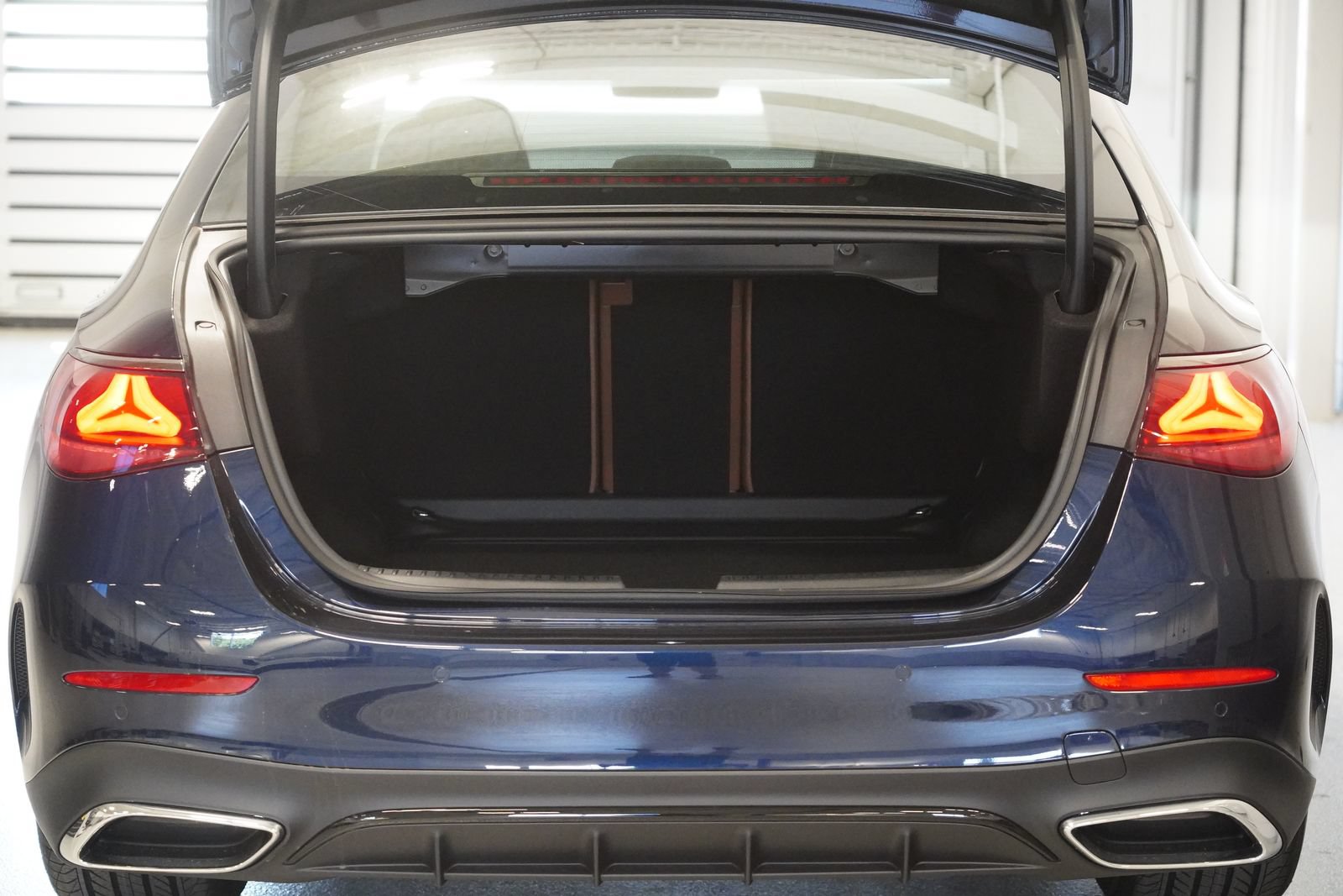 New 2027 Mercedes-Benz E 350 4MATIC Sedan image 32