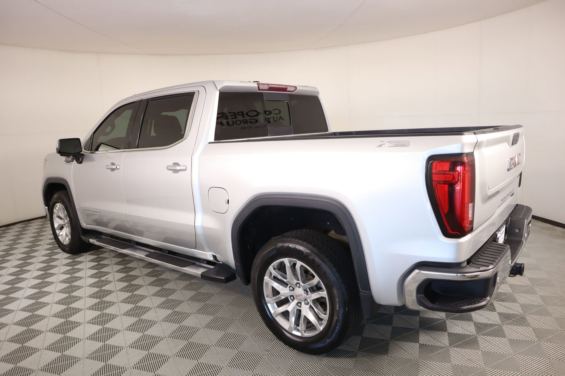 Used 2020 GMC Sierra 1500 SLT w/ SLT Premium Plus Package image 23