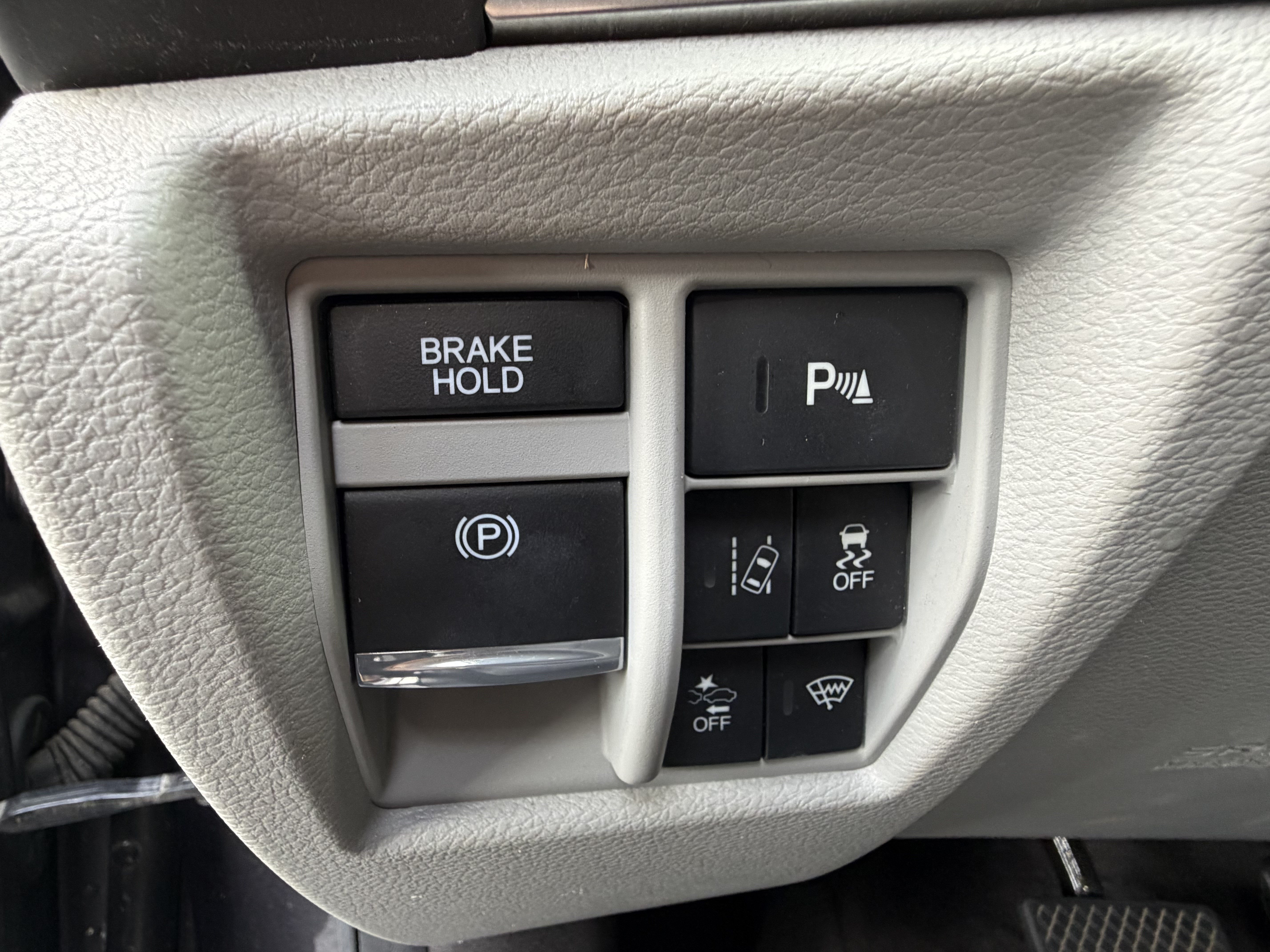 Used 2018 Acura MDX FWD w/ Advance Package image 15