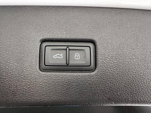 Used 2023 Audi SQ5 Premium Plus w/ Premium Plus Package AWD/4WD image 11