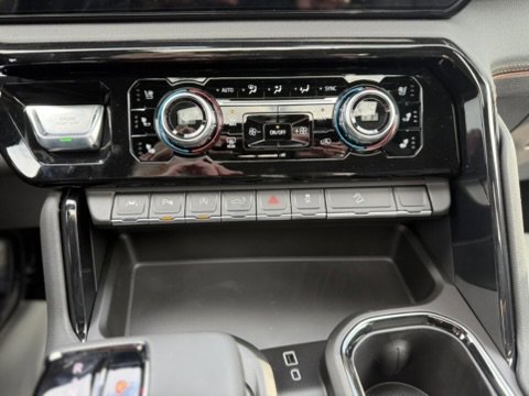 New 2026 GMC Sierra 1500 AT4 w/ Technology Package image 17