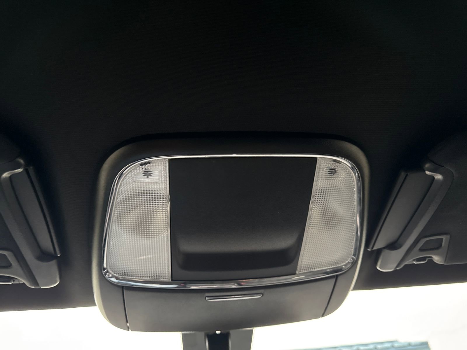 Used 2018 Dodge Charger SXT w/ Blacktop Package image 21