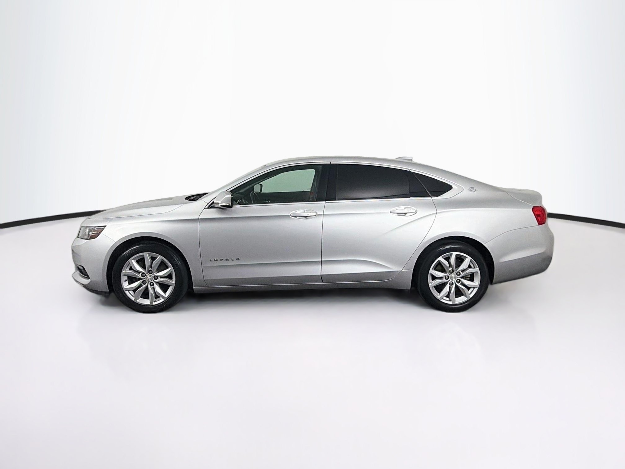 Used 2019 Chevrolet Impala LT FWD image 4