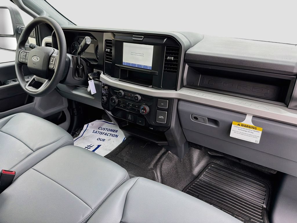 New 2026 Ford F550 4x4 Crew Cab image 18