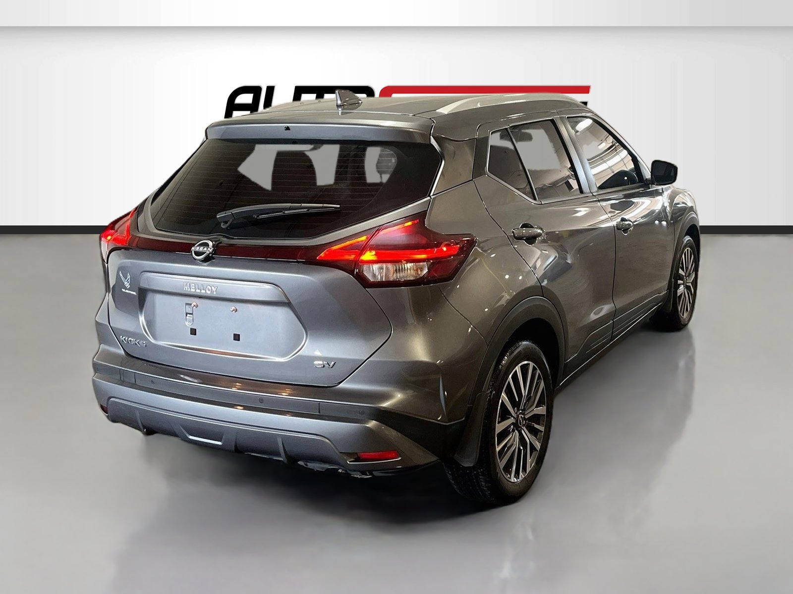 Used 2024 Nissan Kicks SV FWD image 7