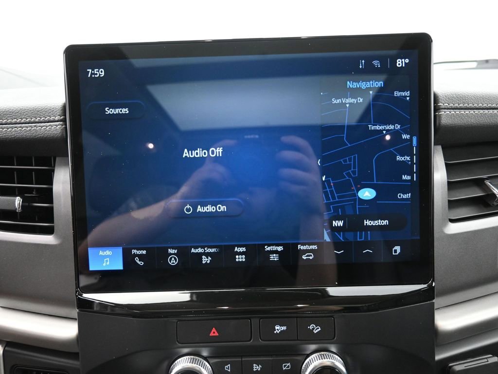 Used 2022 Ford Expedition XLT image 4