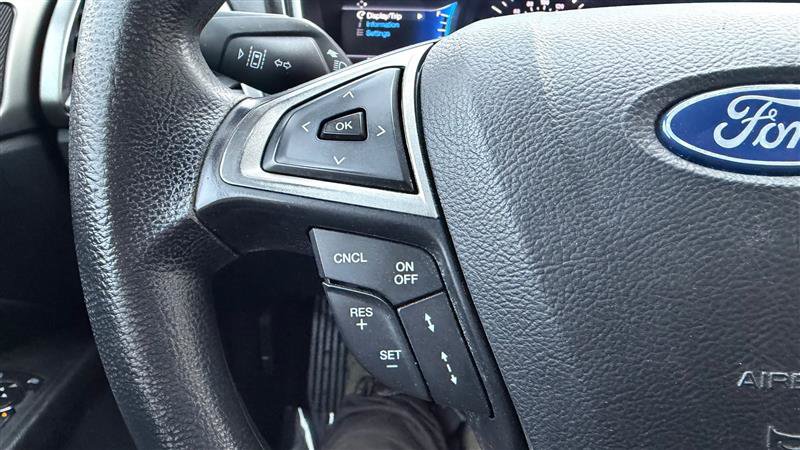 Used 2020 Ford Fusion SE FWD image 26