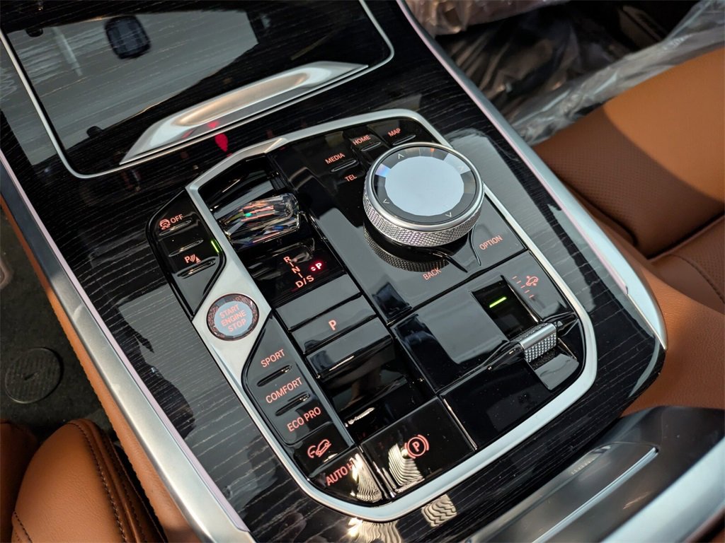New 2026 BMW X7 M60i image 18