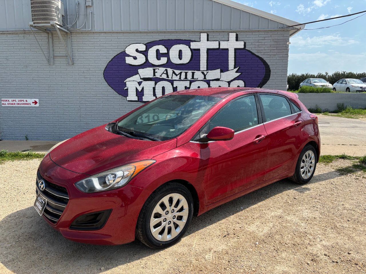Used 2017 Hyundai Elantra GT FWD image 1