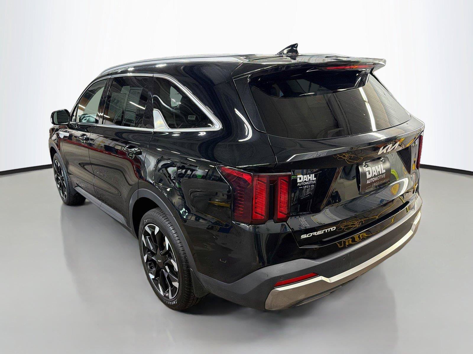 Used 2025 Kia Sorento EX AWD/4WD image 9