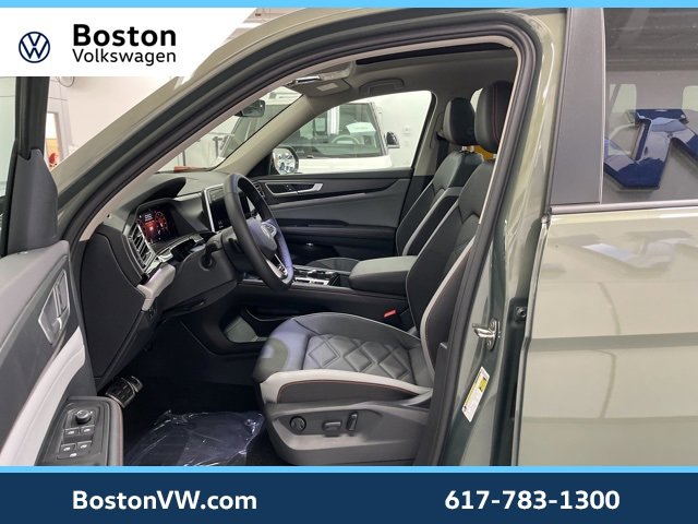 New 2026 Volkswagen Atlas Peak Edition image 9