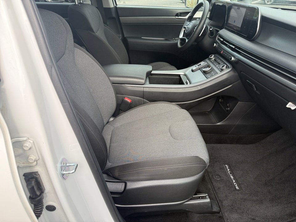 Used 2023 Hyundai Palisade SE AWD/4WD image 32