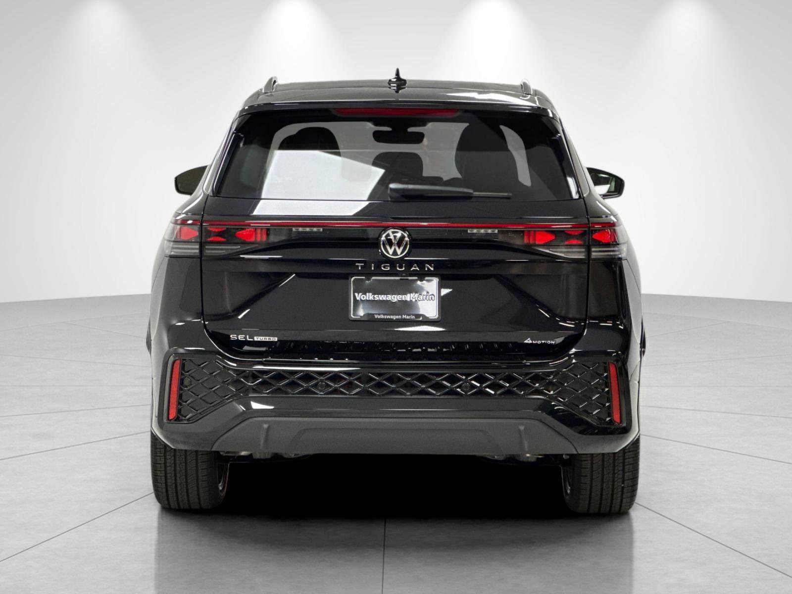 New 2026 Volkswagen Tiguan SEL R-Line AWD/4WD image 4