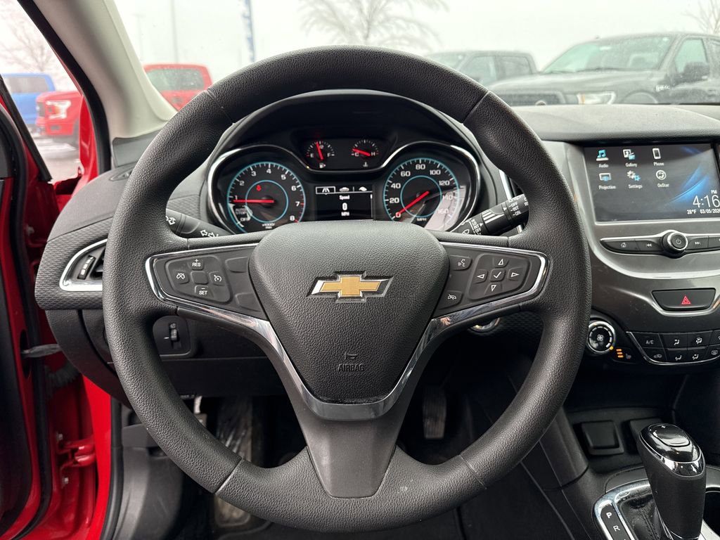 Used 2018 Chevrolet Cruze LT w/ Convenience Package FWD image 16