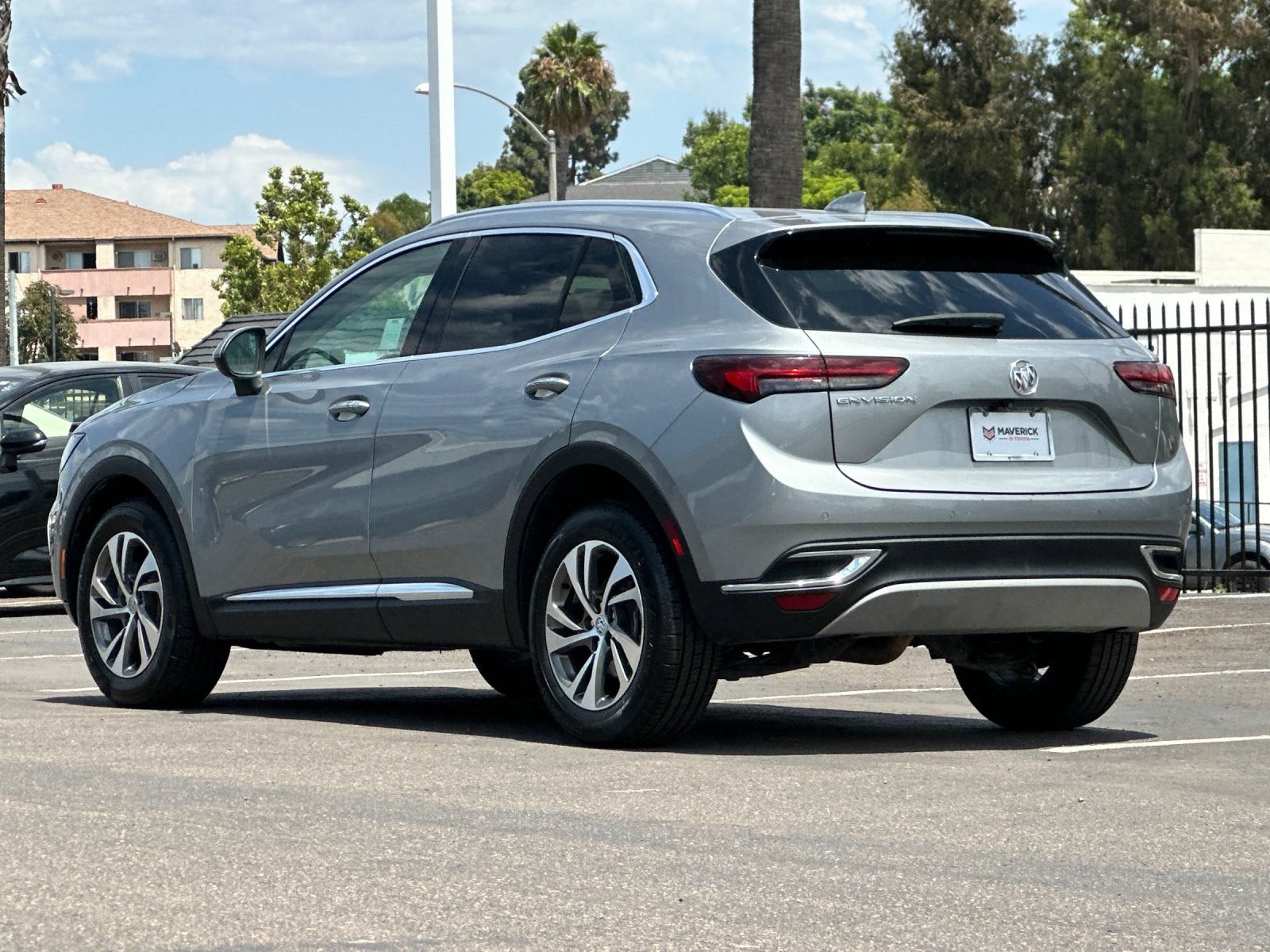 Used 2023 Buick Envision Essence FWD image 3