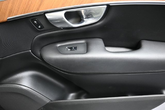 Used 2023 Volvo XC90 B6 Plus w/ Protection Package Premier AWD/4WD image 11