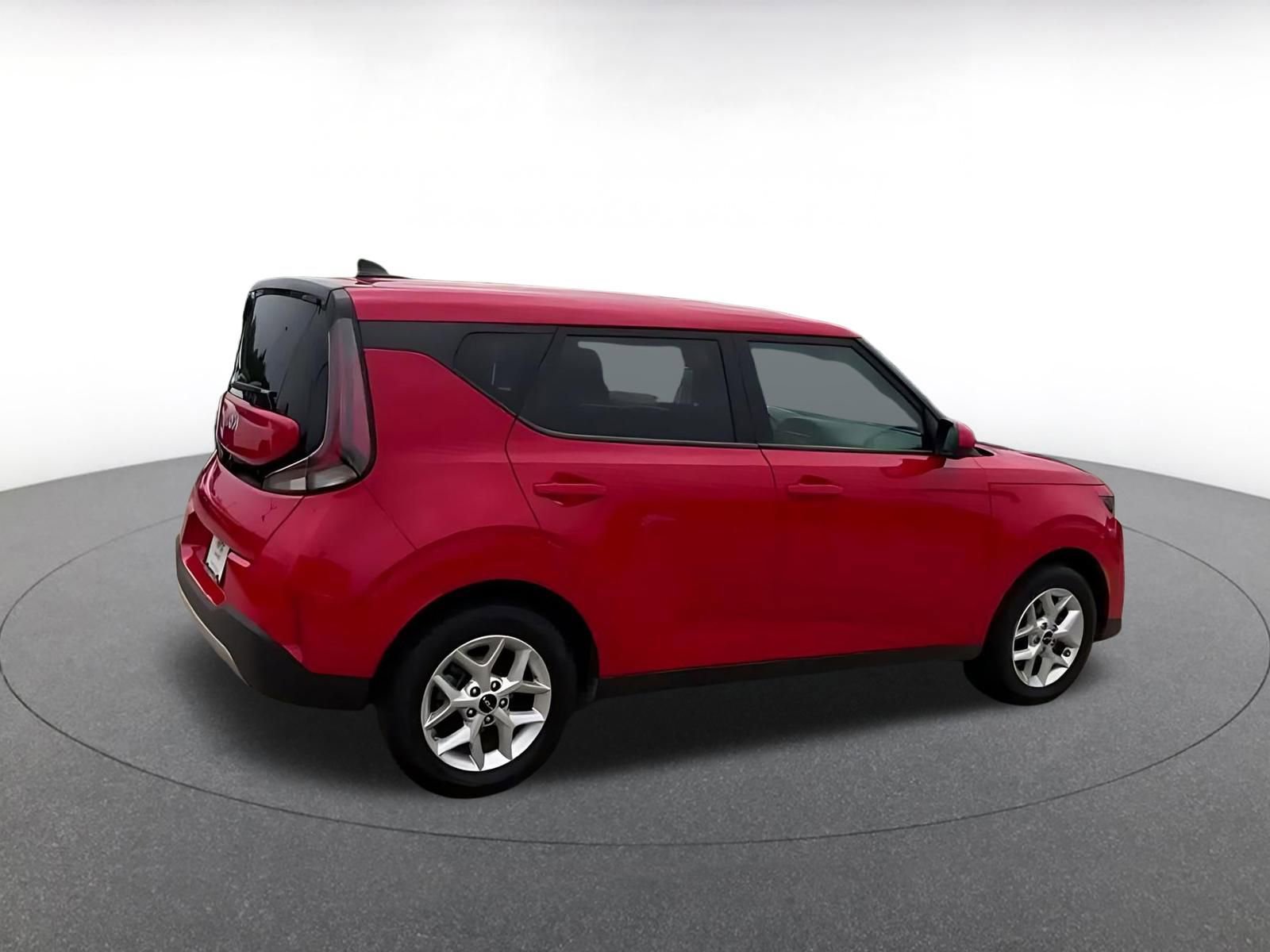 Used 2025 Kia Soul LX w/ LX Technology Package FWD image 15