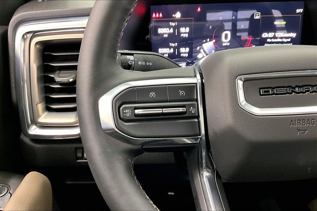 Used 2025 GMC Canyon Denali image 20
