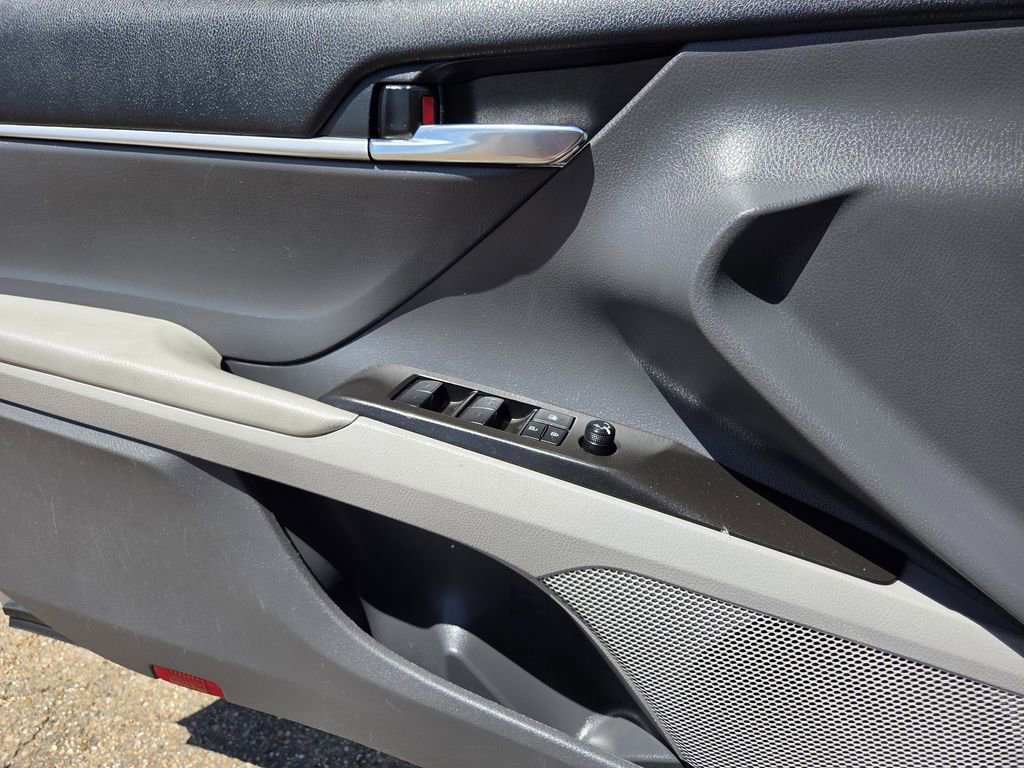 Used 2023 Toyota Camry LE image 16