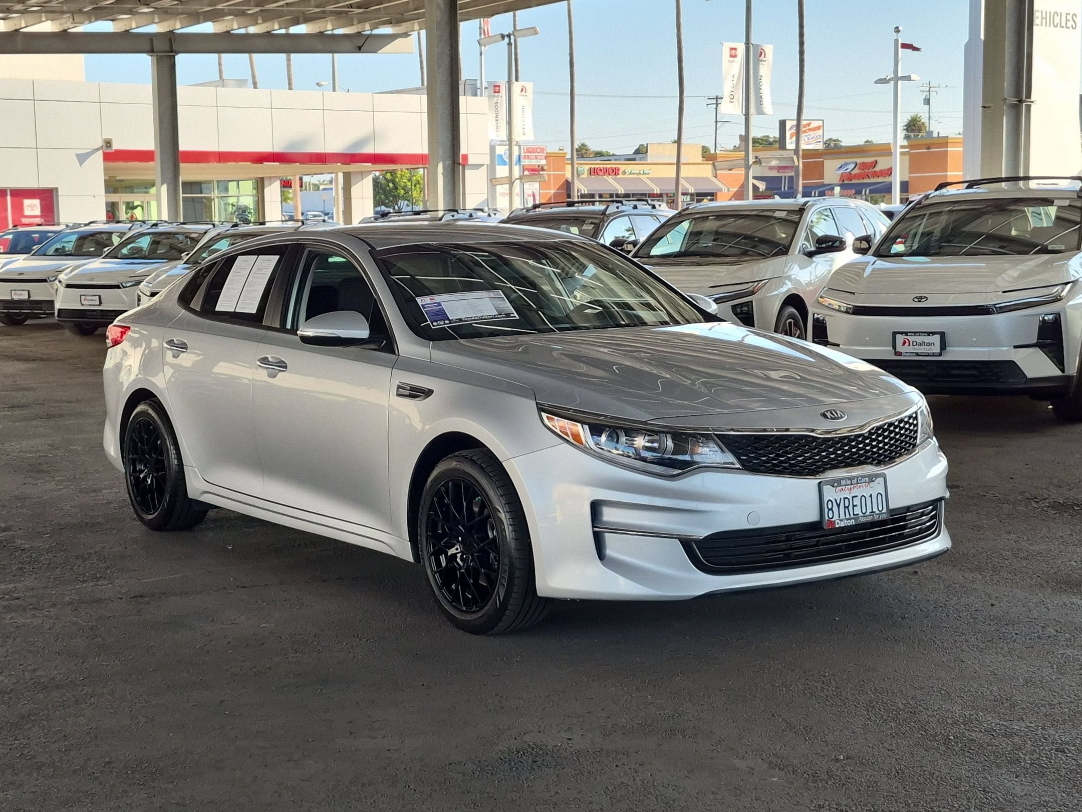 Used 2017 Kia Optima LX FWD image 2