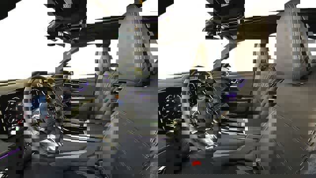 Used 2025 Mercedes-Benz GLC 300 4MATIC image 4