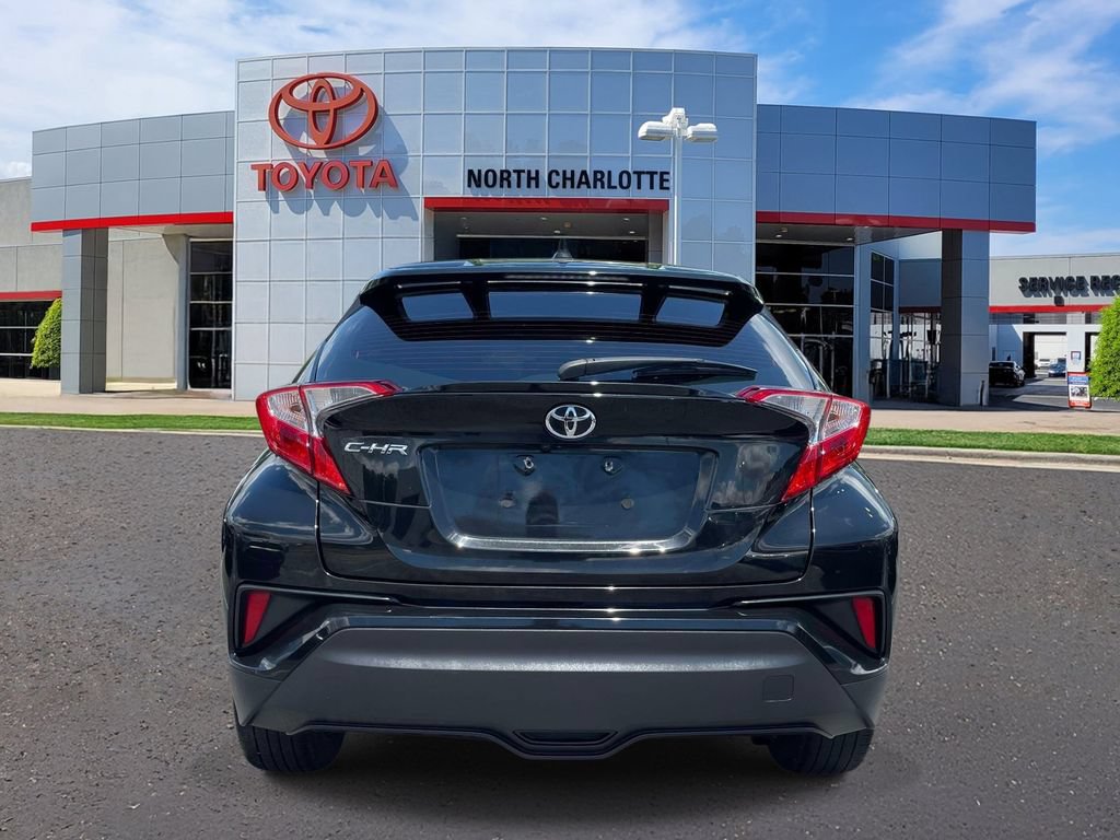 Used 2022 Toyota C-HR XLE FWD image 6