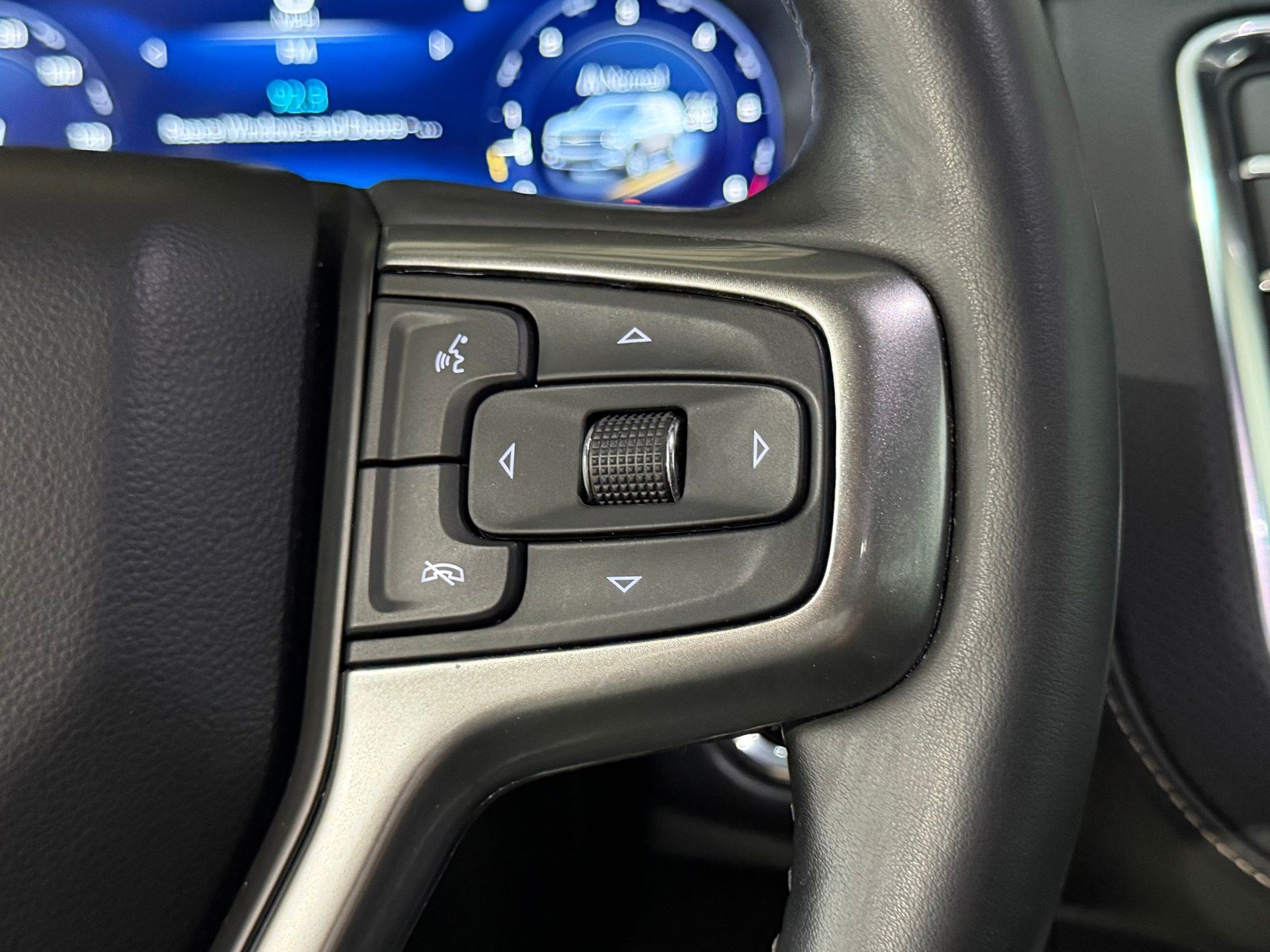 Used 2023 Chevrolet Tahoe Premier AWD/4WD image 15